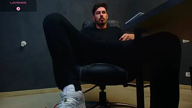 EnzoRace online show from September 29, 2025, 4:50 am