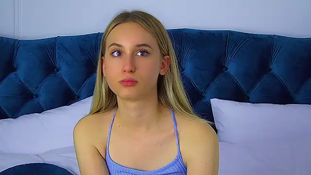 VictoriaHopsons online show from October 1, 2025, 6:36 pm