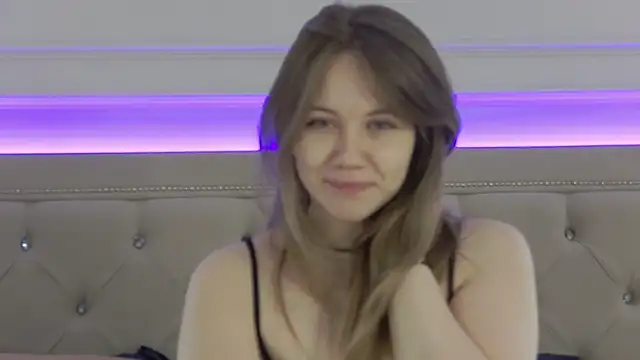 Snapshot of VeraHaze chatting on March 10, 2026, 2:05 am VeraHaze online show from March 10, 2026, 2:05 am