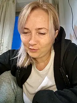 Snapshot of Xseniy chatting on October 6, 2025, 4:04 pm Xseniy online show from October 6, 2025, 4:04 pm