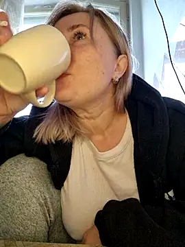 Snapshot of Xseniy chatting on October 7, 2025, 5:59 am Xseniy online show from October 7, 2025, 5:59 am