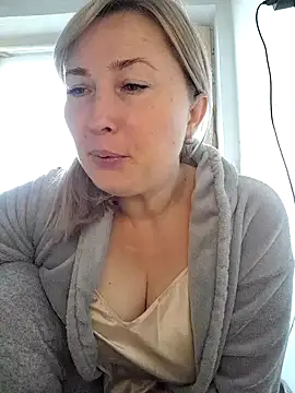 Snapshot of Xseniy chatting on October 8, 2025, 7:28 am Xseniy online show from October 8, 2025, 7:28 am