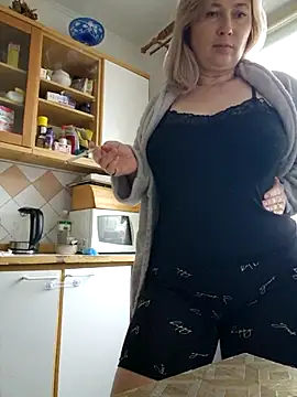 Snapshot of Xseniy chatting on October 10, 2025, 2:05 pm Xseniy online show from October 10, 2025, 2:05 pm