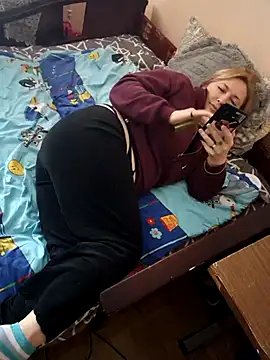 Snapshot of Xseniy chatting on October 17, 2025, 12:08 pm Xseniy online show from October 17, 2025, 12:08 pm