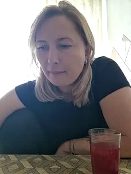 Snapshot of Xseniy chatting on October 19, 2025, 12:06 pm Xseniy online show from October 19, 2025, 12:06 pm