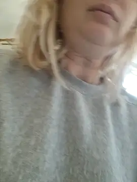 Snapshot of Xseniy chatting on October 26, 2025, 9:48 am Xseniy online show from October 26, 2025, 9:48 am