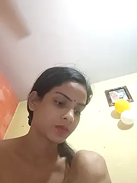 pooja8008 online show from September 11, 2025, 9:42 am