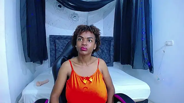 Snapshot of mia__thomson_ chatting on October 22, 2025, 12:38 pm mia  thomson  online show from October 22, 2025, 12:38 pm