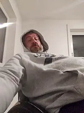 Flotschy85 online show from February 22, 2026, 8:24 am