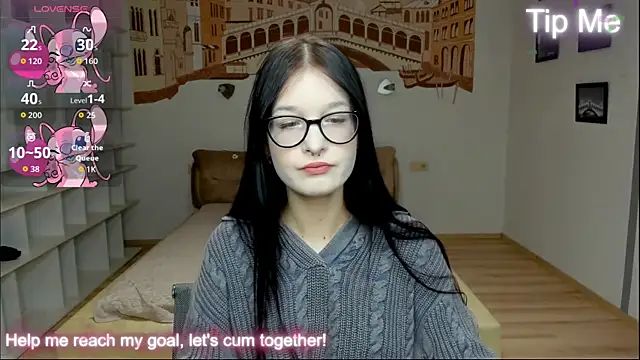 AlicaMoons online show from October 3, 2025, 11:29 am