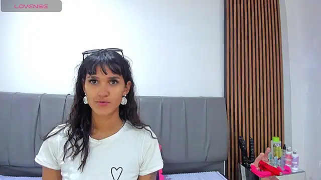 iisabella noa online show from July 21, 2026, 12:51 pm