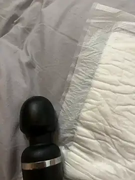 Snapshot of Afrodite-2025 chatting on March 5, 2026, 10:28 pm Afrodite-2025 online show from March 5, 2026, 10:28 pm