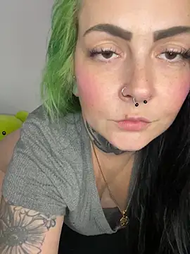 ninabobina666 online show from September 10, 2025, 2:39 pm