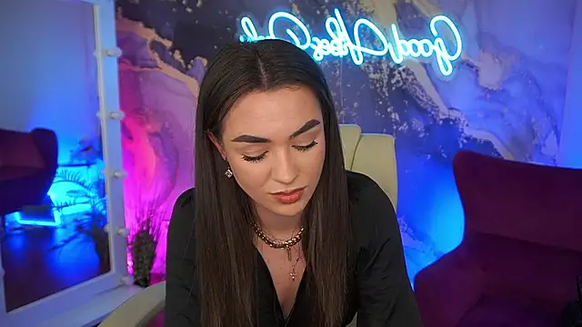 EricaSin online show from June 18, 2026, 1:37 pm