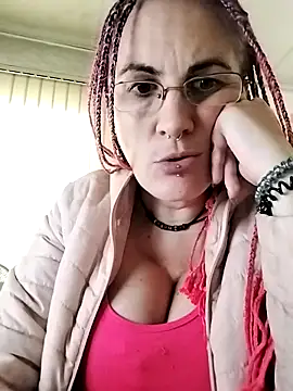 est 82 online show from September 30, 2025, 9:03 am