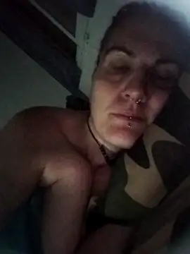 est 82 online show from October 3, 2025, 9:34 pm