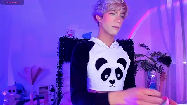 Cooperrosscute233 online show from January 15, 2026, 8:34 pm