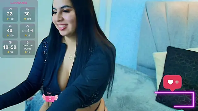 Aly Smith  online show from October 2, 2025, 12:34 pm