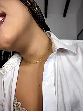 Snapshot of MystiqueXXX chatting on February 17, 2026, 1:18 pm MystiqueXXX online show from February 17, 2026, 1:18 pm