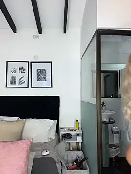 Snapshot of MystiqueXXX chatting on February 21, 2026, 1:12 pm MystiqueXXX online show from February 21, 2026, 1:12 pm