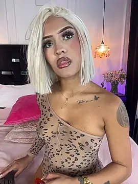 Snapshot of MystiqueXXX chatting on March 19, 2026, 1:15 pm MystiqueXXX online show from March 19, 2026, 1:15 pm