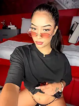 MystiqueXXX online show from June 19, 2026, 1:15 pm