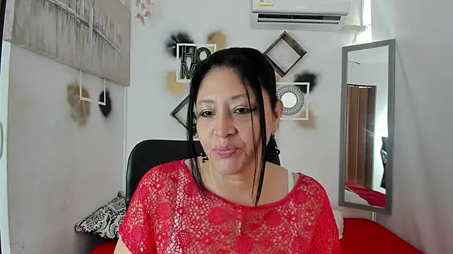 Snapshot of tatiana_sofiaa chatting on October 8, 2025, 1:31 pm tatiana sofiaa online show from October 8, 2025, 1:31 pm