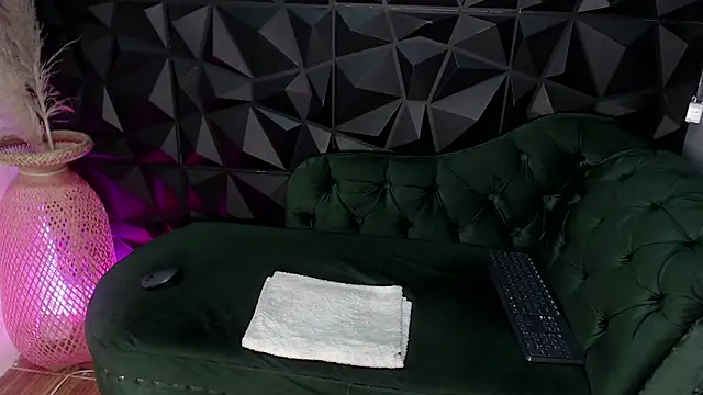 helenasaenz online show from October 23, 2025, 12:48 pm