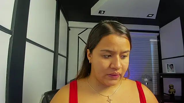 ElaBourn  online show from October 19, 2025, 1:56 pm