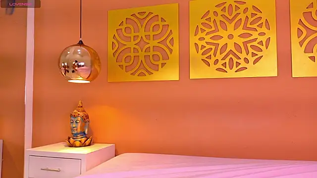 HIKARY MIYAMOTO online show from February 3, 2026, 1:05 pm