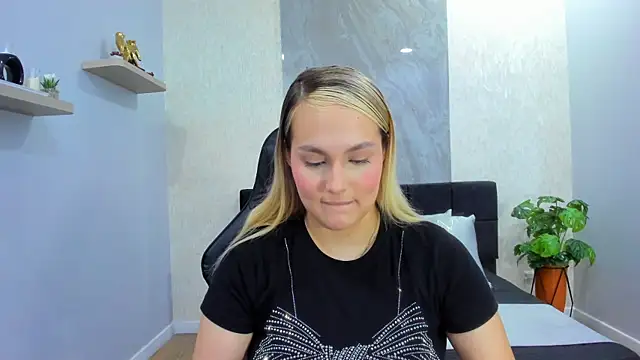 Emmaa white  online show from May 12, 2026, 5:32 pm