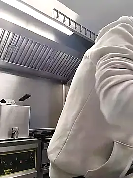 hotmen83 online show from September 26, 2025, 7:12 am