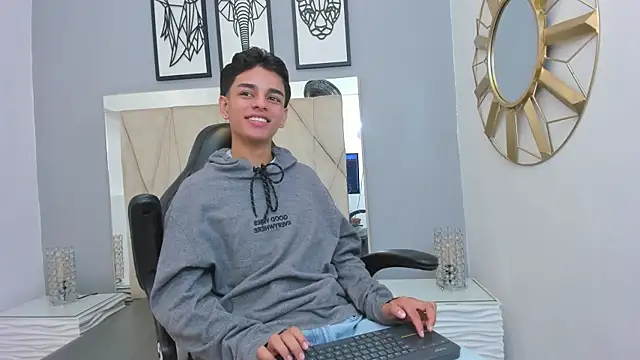 owen  johnson online show from September 24, 2025, 11:57 am