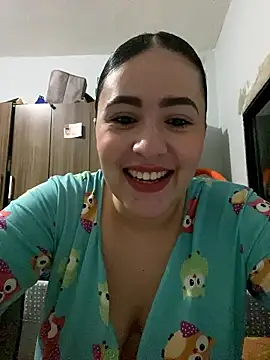 Snapshot of IvettSt_ chatting on January 6, 2026, 4:27 am IvettSt online show from January 6, 2026, 4:27 am