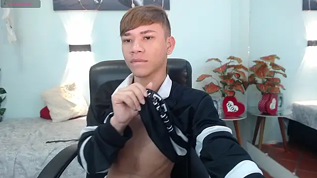 nathanclay online show from September 12, 2025, 12:49 pm