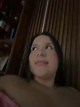 Snapshot of SamanthaDiamonds_ chatting on October 5, 2025, 9:56 pm SamanthaDiamonds  online show from October 5, 2025, 9:56 pm