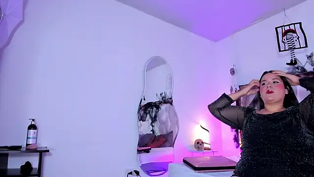 Snapshot of SamanthaDiamonds_ chatting on October 12, 2025, 12:09 am SamanthaDiamonds  online show from October 12, 2025, 12:09 am