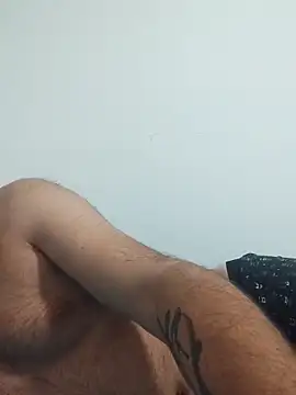 Ynsemr online show from September 28, 2025, 9:42 pm