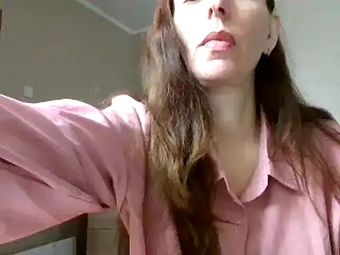 Snapshot of CandiCole chatting on September 30, 2025, 7:02 am CandiCole online show from September 30, 2025, 7:02 am