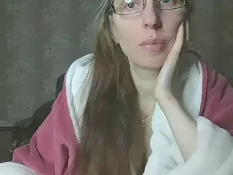 CandiCole online show from April 22, 2026, 4:37 am