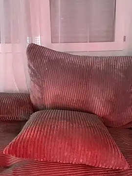 emiliafrancaise online show from March 9, 2026, 8:29 am