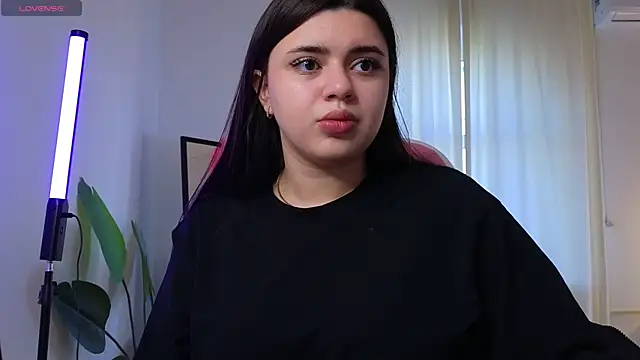 courtneyk  online show from October 3, 2025, 1:30 pm