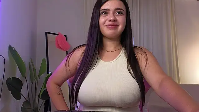 courtneyk  online show from October 18, 2025, 2:18 pm