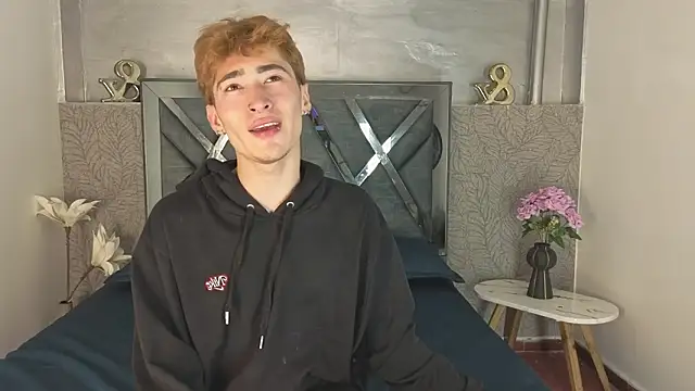  DantFox  online show from February 2, 2026, 10:08 pm