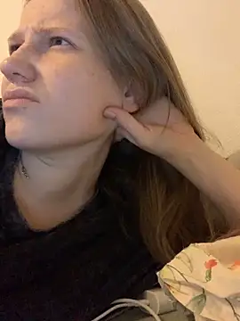 Snapshot of Leya_F chatting on September 13, 2025, 7:35 pm Leya F online show from September 13, 2025, 7:35 pm