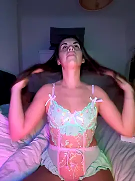 Snapshot of AlitaNova chatting on September 28, 2025, 4:12 pm AlitaNova online show from September 28, 2025, 4:12 pm