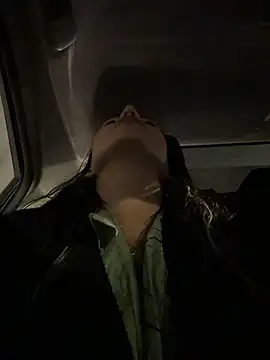 Ninabigtitied online show from December 1, 2025, 1:38 pm