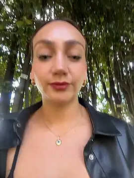 Ninabigtitied online show from May 26, 2026, 7:32 pm