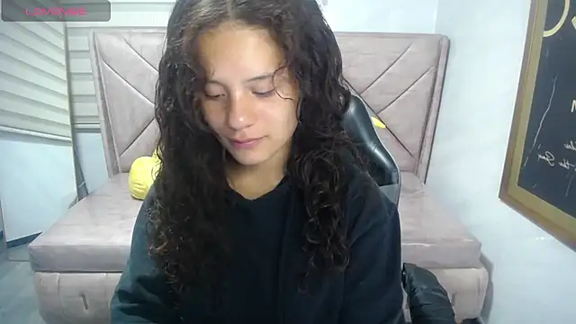 Snapshot of Velvet_Moon_V chatting on September 9, 2025, 1:10 pm Velvet Moon V online show from September 9, 2025, 1:10 pm