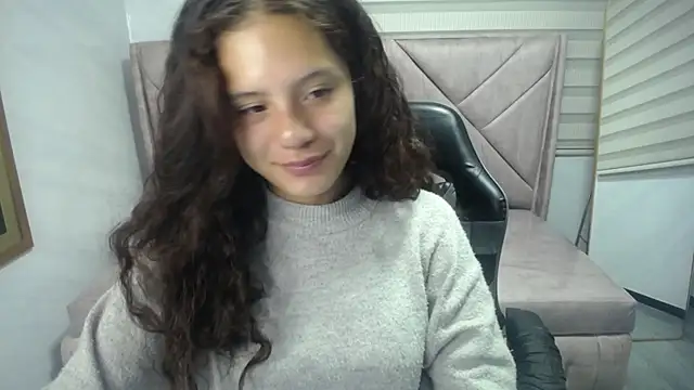 Snapshot of Velvet_Moon_V chatting on October 7, 2025, 1:08 pm Velvet Moon V online show from October 7, 2025, 1:08 pm